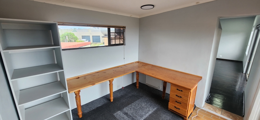 5 Bedroom Property for Sale in Dana Bay Western Cape